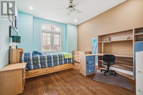 32 Harborn Road, Mississauga, ON - Indoor Photo Showing Bedroom