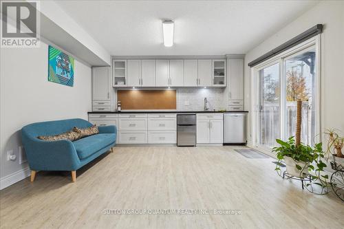 32 Harborn Road, Mississauga, ON - Indoor Photo Showing Kitchen