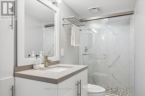 32 Harborn Road, Mississauga, ON - Indoor Photo Showing Bathroom