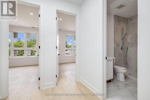 73 Elma Street, Toronto, ON - Indoor Photo Showing Bathroom