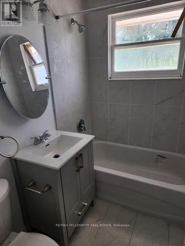 35 Angeline Street, Kawartha Lakes, ON - Indoor Photo Showing Bathroom