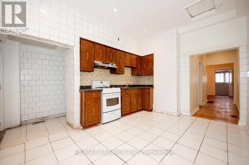 20 Howick Avenue, Toronto, ON - Indoor Photo Showing Kitchen