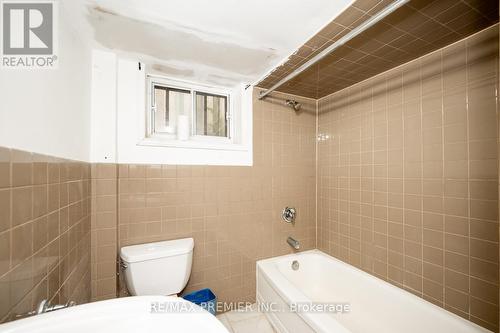 20 Howick Avenue, Toronto, ON - Indoor Photo Showing Bathroom