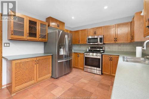 23 Argyle, Chatham, ON - Indoor Photo Showing Kitchen With Double Sink