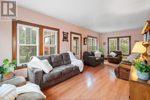 1625 Mersea Rd 6, Leamington, ON - Indoor Photo Showing Living Room