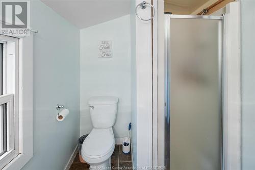 1625 Mersea Rd 6, Leamington, ON - Indoor Photo Showing Bathroom