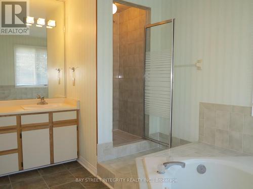 38 Orkney Crescent E, London, ON - Indoor Photo Showing Bathroom