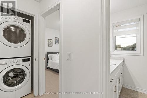 30 Damude Avenue, Thorold, ON - Indoor Photo Showing Laundry Room