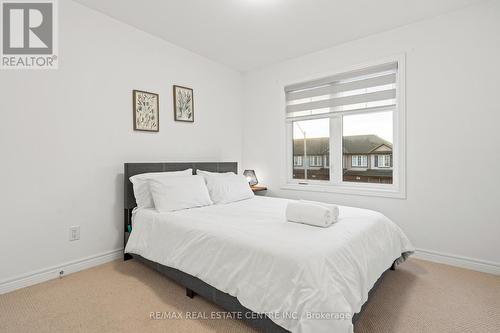 30 Damude Avenue, Thorold, ON - Indoor Photo Showing Bedroom