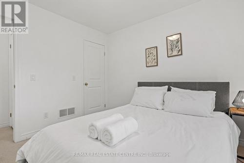 30 Damude Avenue, Thorold, ON - Indoor Photo Showing Bedroom