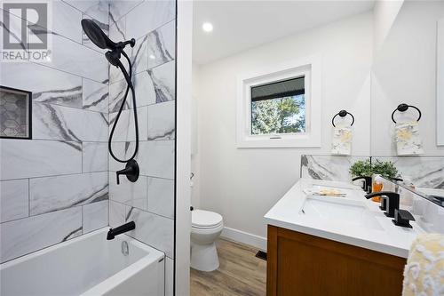 748 St Clair Parkway, St Clair, ON - Indoor Photo Showing Bathroom