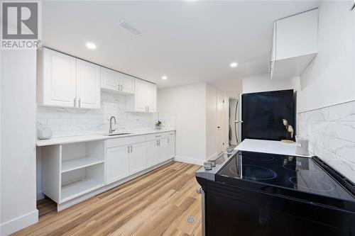 748 St Clair Parkway, St Clair, ON - Indoor Photo Showing Kitchen