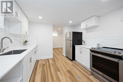 748 St Clair Parkway, St Clair, ON - Indoor Photo Showing Kitchen