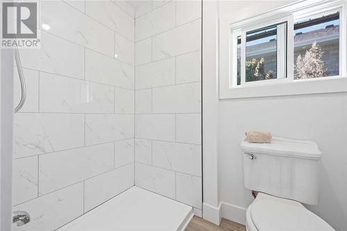 748 St Clair Parkway, St Clair, ON - Indoor Photo Showing Bathroom