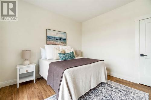 6755 Griffin Drive, Plympton-Wyoming, ON - Indoor Photo Showing Bedroom