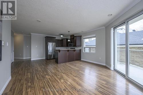 306 - 435 Colborne Street, London, ON - Indoor Photo Showing Kitchen