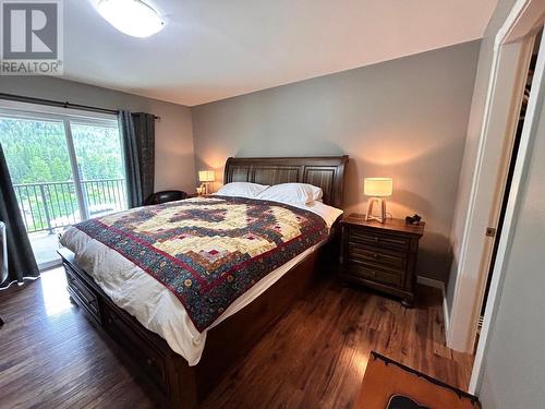 946 Redstone Drive, Rossland, BC - Indoor Photo Showing Bedroom