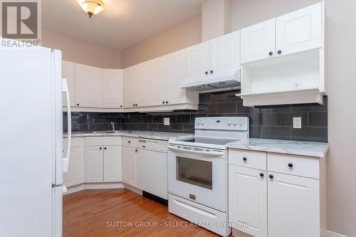 44 - 1555 Highbury Avenue N, London, ON - Indoor Photo Showing Kitchen