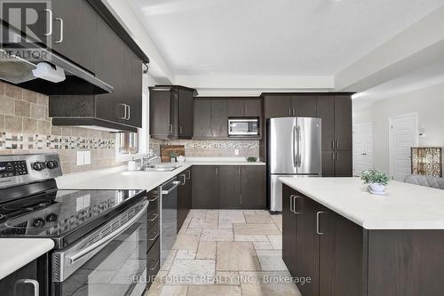 1776 Green Gables Road, London, ON - Indoor Photo Showing Kitchen With Stainless Steel Kitchen With Upgraded Kitchen