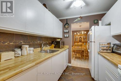 307 - 2228 Trafalgar Street, London, ON - Indoor Photo Showing Kitchen