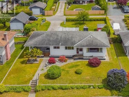 4046 Joyce Ave, Powell River, BC - Outdoor