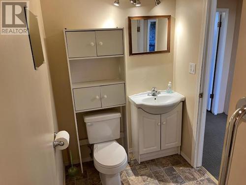 4046 Joyce Ave, Powell River, BC - Indoor Photo Showing Bathroom