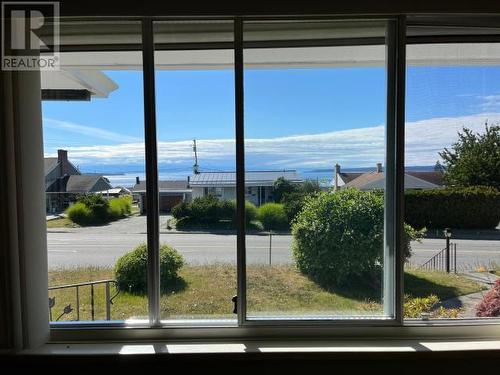 4046 Joyce Ave, Powell River, BC - Indoor Photo Showing Other Room