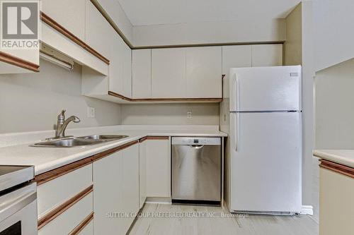 30 - 925 Lawson Road, London, ON - Indoor Photo Showing Kitchen With Double Sink