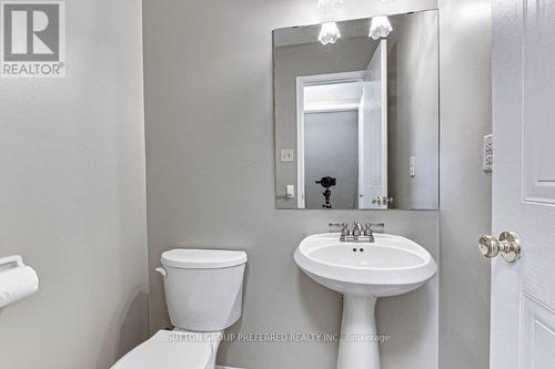 30 - 925 Lawson Road, London, ON - Indoor Photo Showing Bathroom