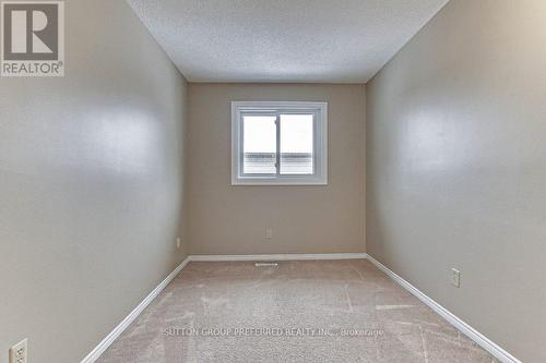 30 - 925 Lawson Road, London, ON - Indoor Photo Showing Other Room