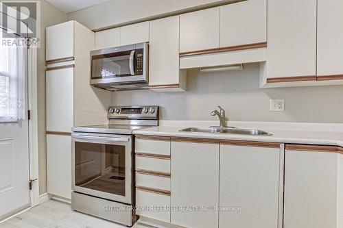 30 - 925 Lawson Road, London, ON - Indoor Photo Showing Kitchen With Double Sink