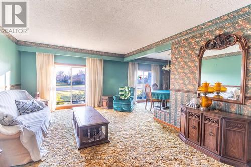 130 St Davids Rd Road, St. Catharines (460 - Burleigh Hill), ON - Indoor Photo Showing Living Room