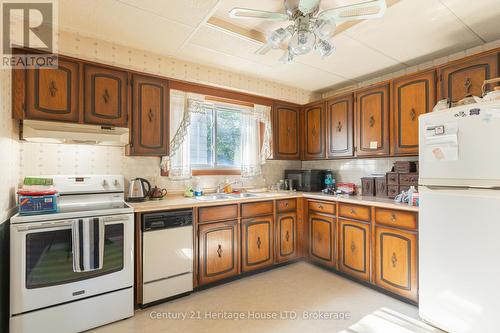 130 St Davids Rd Road, St. Catharines (460 - Burleigh Hill), ON - Indoor Photo Showing Kitchen With Double Sink