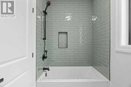 Rivera Model - 54 East Glen Drive, Lambton Shores (Arkona), ON - Indoor Photo Showing Bathroom