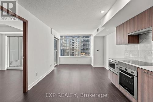 1115 - 19 Bathurst Street, Toronto, ON - Indoor Photo Showing Kitchen