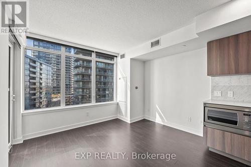 1115 - 19 Bathurst Street, Toronto, ON - Indoor