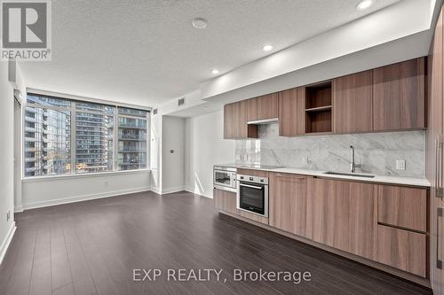 1115 - 19 Bathurst Street, Toronto, ON - Indoor Photo Showing Kitchen