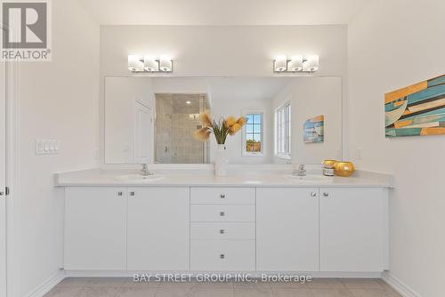 1056 Pisces Trail, Pickering, ON - Indoor Photo Showing Bathroom