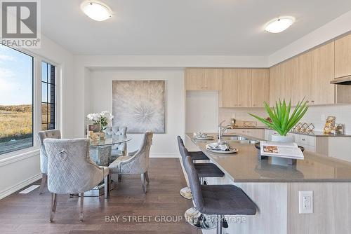 1056 Pisces Trail, Pickering, ON - Indoor Photo Showing Dining Room