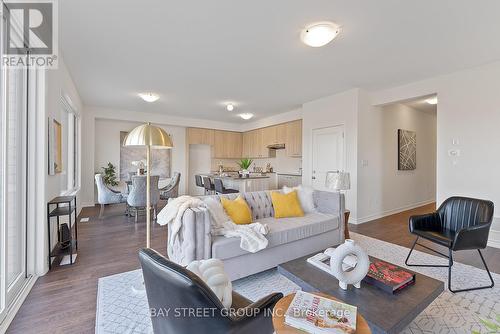 1056 Pisces Trail, Pickering, ON - Indoor Photo Showing Living Room