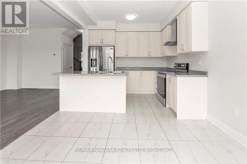 224 Esther Crescent, Thorold (562 - Hurricane/Merrittville), ON - Indoor Photo Showing Kitchen