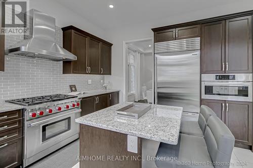 67 Menotti Drive, Richmond Hill, ON - Indoor Photo Showing Kitchen With Upgraded Kitchen