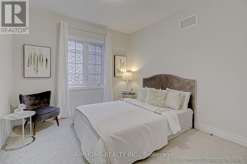 67 Menotti Drive, Richmond Hill, ON - Indoor Photo Showing Bedroom