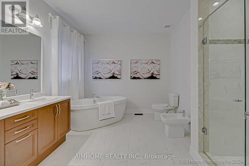 67 Menotti Drive, Richmond Hill, ON - Indoor Photo Showing Bathroom