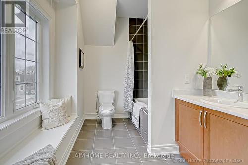 67 Menotti Drive, Richmond Hill, ON - Indoor Photo Showing Bathroom