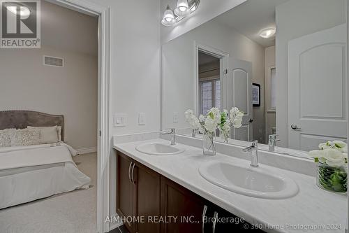 67 Menotti Drive, Richmond Hill, ON - Indoor Photo Showing Bathroom