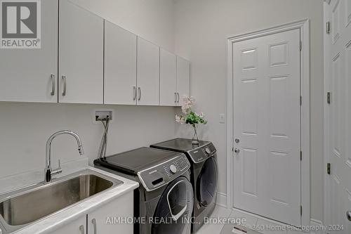 67 Menotti Drive, Richmond Hill, ON - Indoor Photo Showing Laundry Room