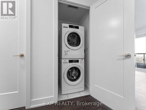 2927 - 5 Mabelle Avenue, Toronto, ON - Indoor Photo Showing Laundry Room