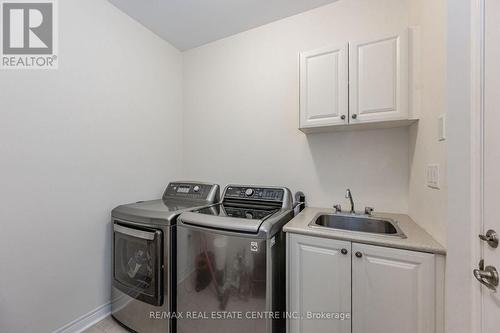 2453 Village Common, Oakville, ON - Indoor Photo Showing Laundry Room