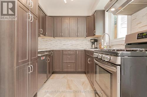 26 Candlewood Court, Brampton, ON - Indoor Photo Showing Kitchen